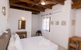 Rena Apartments